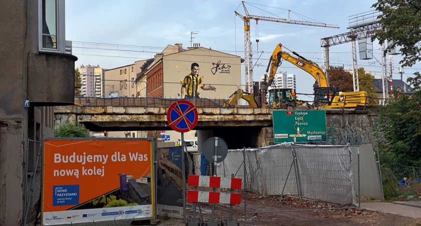 Dzień dobry Katowice. Od dzisiaj brak przejścia pod wiaduktem na ul. Granicznej