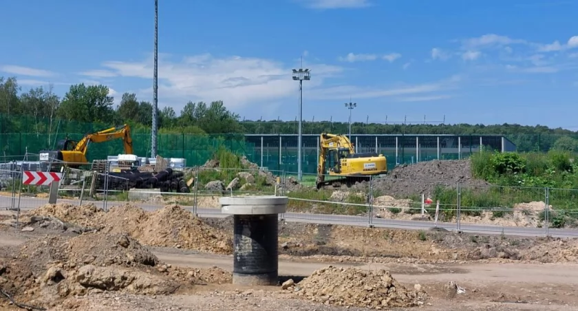 Kolejne zmiany w ruchu w rejonie budowy układu drogowego dla stadionu. Zjazd na A4 z ul. Bocheńskiego zostanie zamknięty