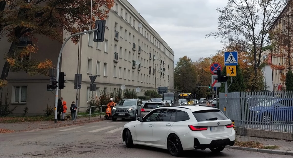 Dziurawa ulica w Koszutce może doczekać się remontu. W zeszłym roku się nie udało
