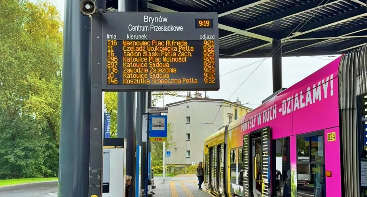 Po dwóch latach udało się uruchomić tablice w centrum przesiadkowym w Brynowie