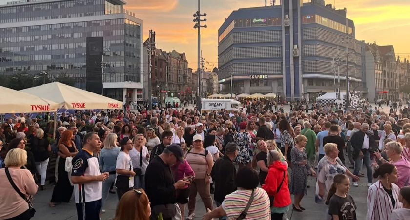 W tym roku odbędzie się jeszcze jedna potańcówka przed Teatrem Śląskim