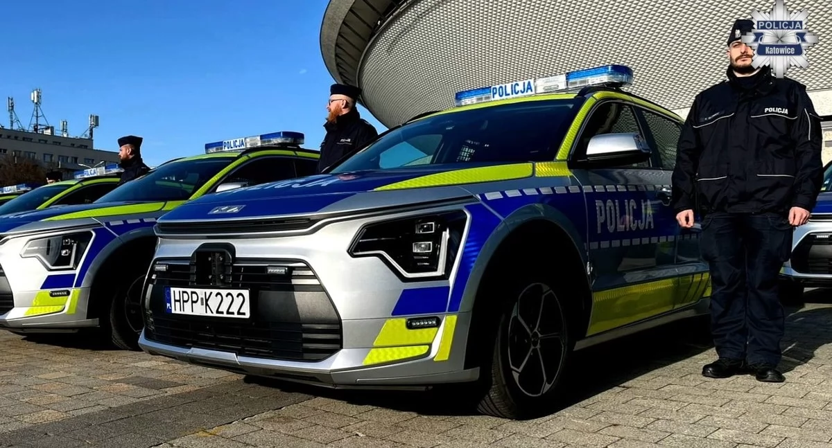 Śląska Policja ma nowe radiowozy. Do Katowic trafi 9 z nich