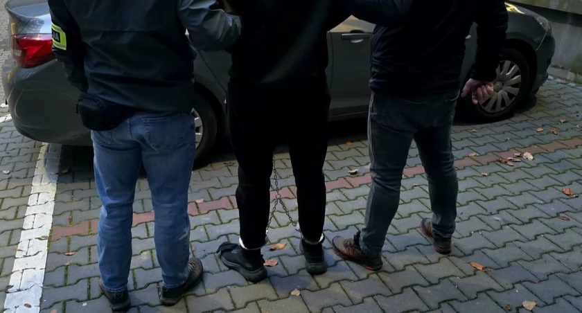 Policjanci zatrzymali mężczyznę, który odczepił wagon z pociągu. Media pisały o sabotażu w Katowicach