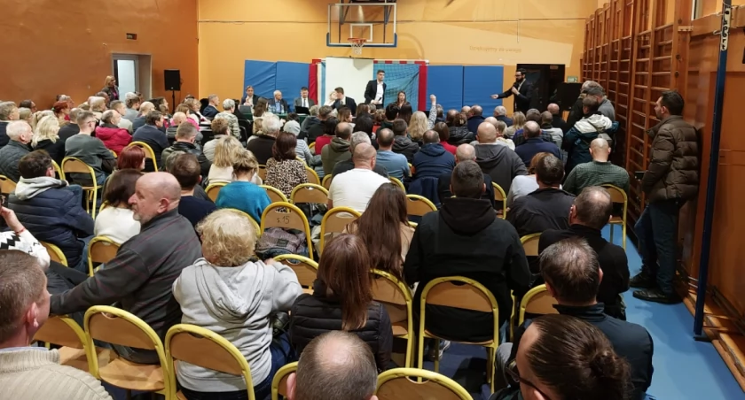 Kolejowa inwestycja trochę mniej kontrowersyjna. Tłumy na spotkaniu w Podlesiu
