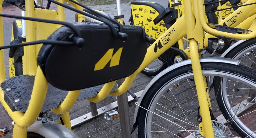 Kolejne gminy mają Metrorower. Na każdej stacji są trzy rowery