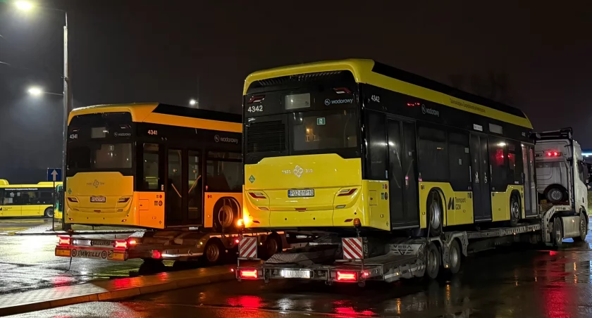 Wodorowe autobusy wyjadą na ulice metropolii. PKM Katowice podpisało umowę z Orlenem