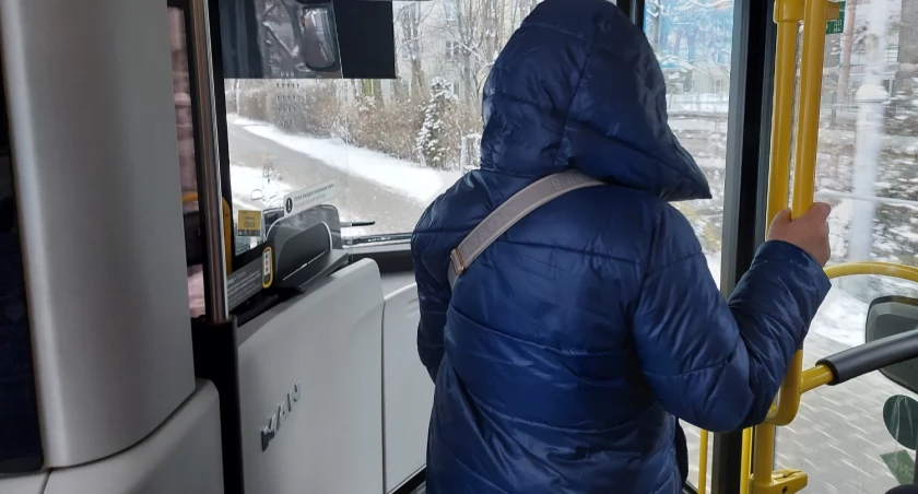 Kierowcy i motorniczy nie sprzedają już biletów w autobusach, tramwajach i trolejbusach 