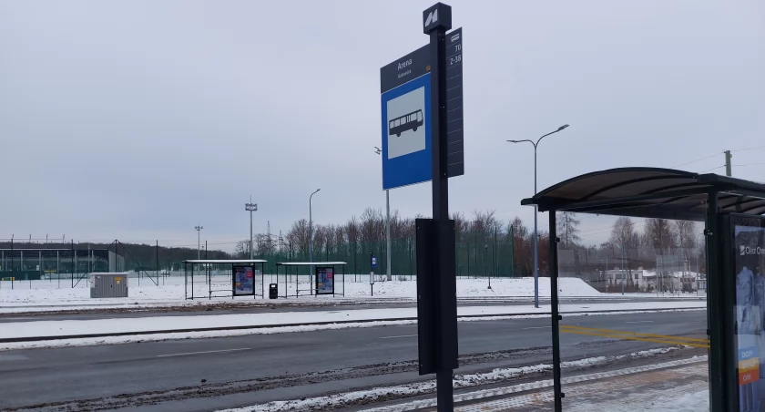 Autobusy w końcu podjadą bliżej stadionu. Do tej pory zatrzymywały się za autostradą A4