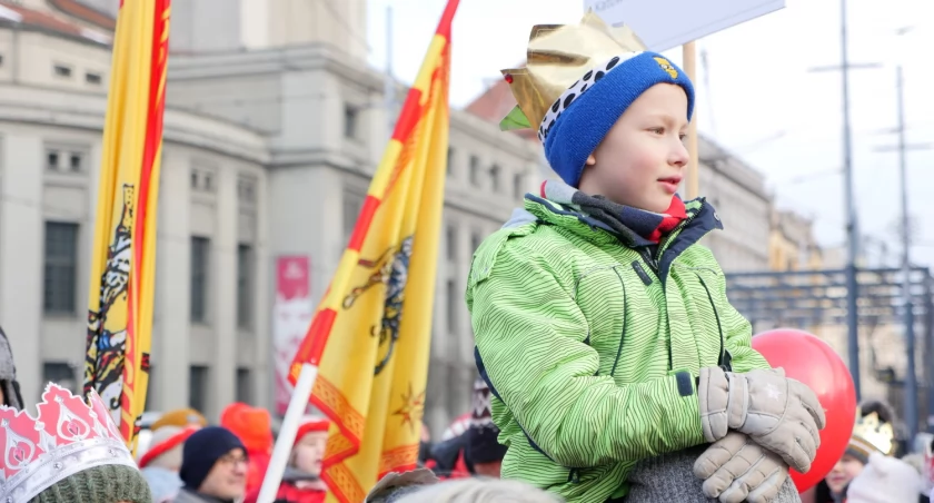 Orszak Trzech Króli w Katowicach. Setki mieszkańców przeszły z Koszutki do katedry 