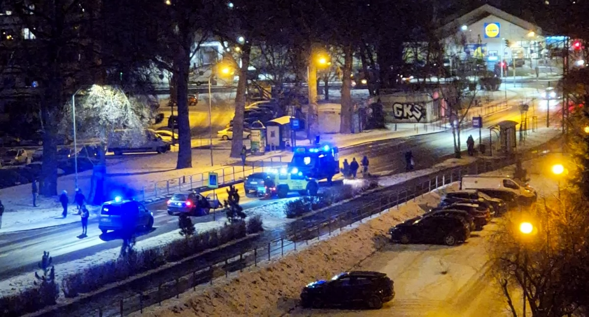 Potrącenie na pasach. Młody mężczyzna trafił do szpitala