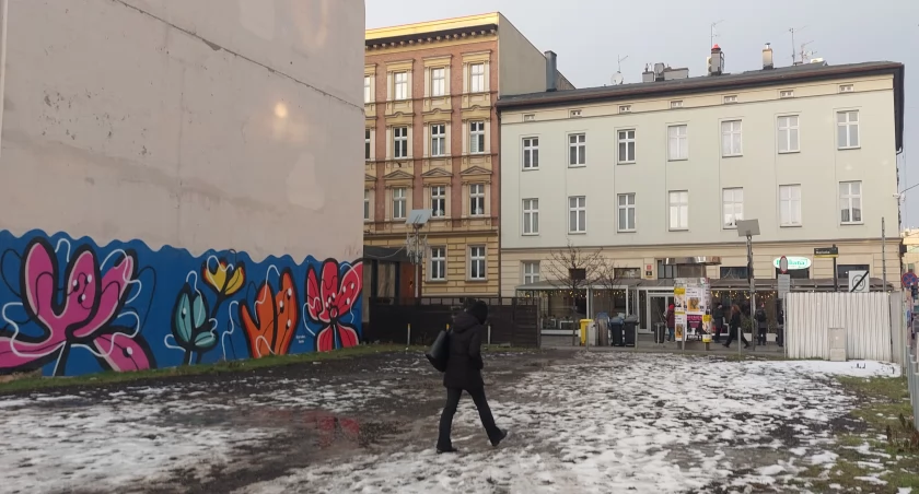 KTBS wydzierżawiło teren na Mariackiej stowarzyszeniu, z którym jest związany Arkadiusz Milik. Ma tam powstać boisko