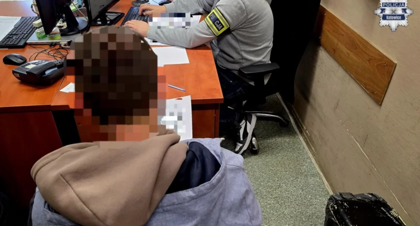 Oszust zatrzymany na gorącym uczynku w Katowicach. 22-latek był „wybierakiem”