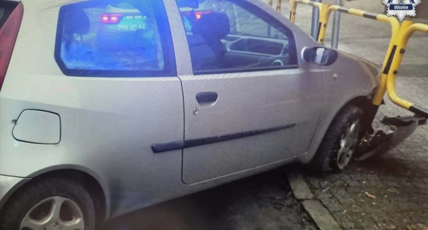Był nietrzeźwy, nie zatrzymał się do kontroli drogowej, nie miał prawa jazdy i powinien siedzieć w więzieniu. Ucieczkę zakończył na barierkach