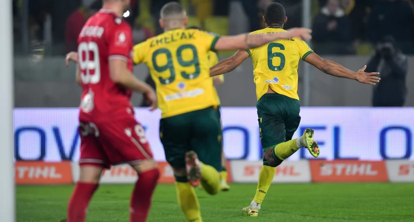 Kurs 10.00 na wygraną albo remis GKS-u Katowice z Legią Warszawa - promocja bukmachera BETFAN