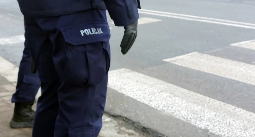 Zobaczył Subaru jadące slalomem i pojechał za nim. Zabrał kierującej kluczyki