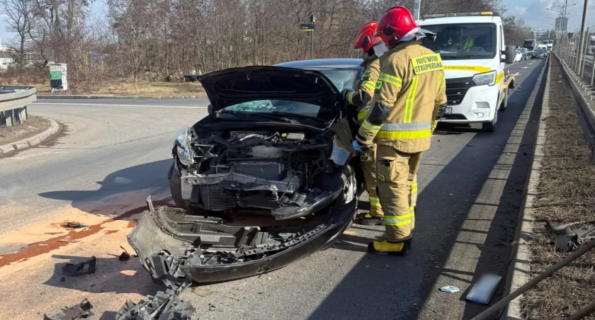 Zderzenie na autostradzie A4. Tworzą się korki na wyjeździe z centrum