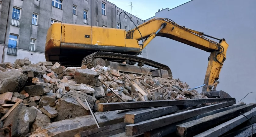 Obok Altusa powstaną mieszkania. Pustostan w centrum Katowic został wyburzony