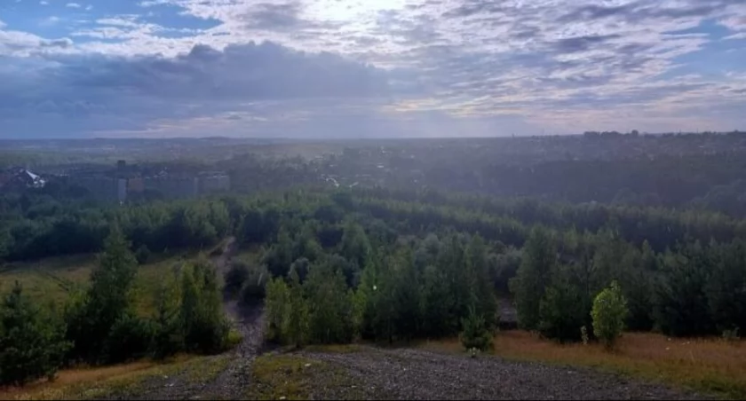 Hałda w Kostuchnie po raz kolejny wystawiona na sprzedaż. Cena wywoławcza jest coraz niższa
