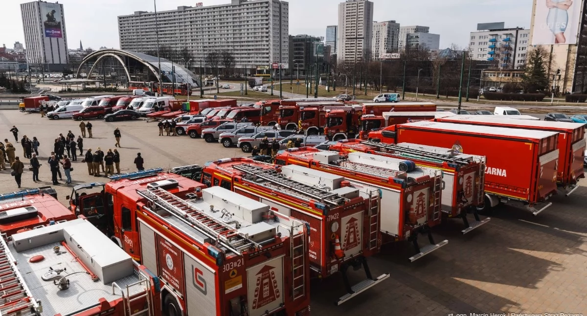Nowe wozy i sprzęt dla strażaków. Katowickie jednostki dostały 6 pojazdów