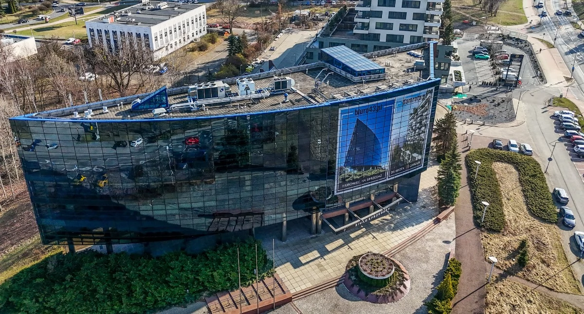 Katowice kupują biurowiec po banku. Przeniesie się tam osiem wydziałów Urzędu Miasta
