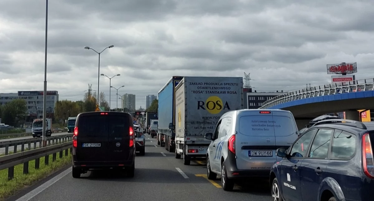 Rośnie ruch na drogach w Polsce. Najwięcej aut w Śląskiem, ale ruch na trasie S86 spadł