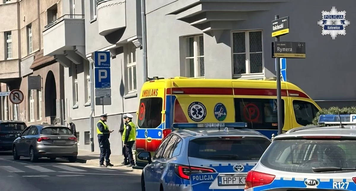 Potrącenie na pasach w centrum Katowic. Mężczyzna trafił do szpitala