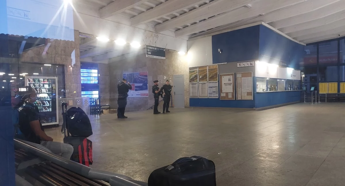 Ewakuacja dworca PKP w Katowicach. Ruch pociągów został wstrzymany
