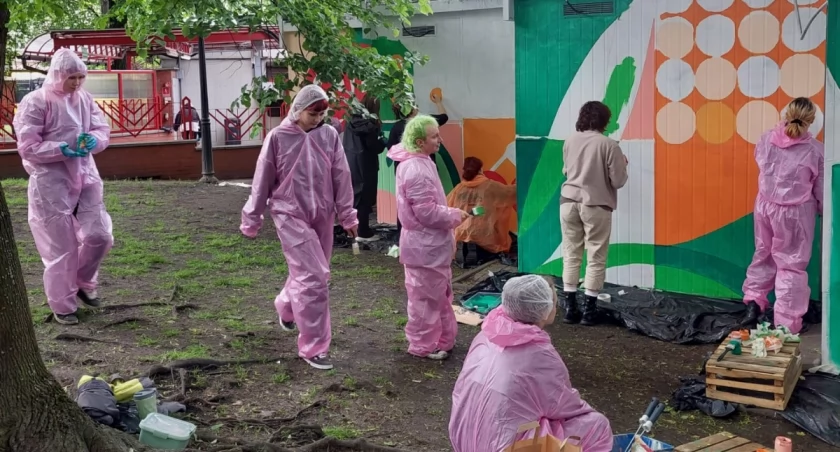 Warzywno-owocowy mural powstanie w centrum Katowic. Targowisko na pl. Miarki pomalują studenci ASP