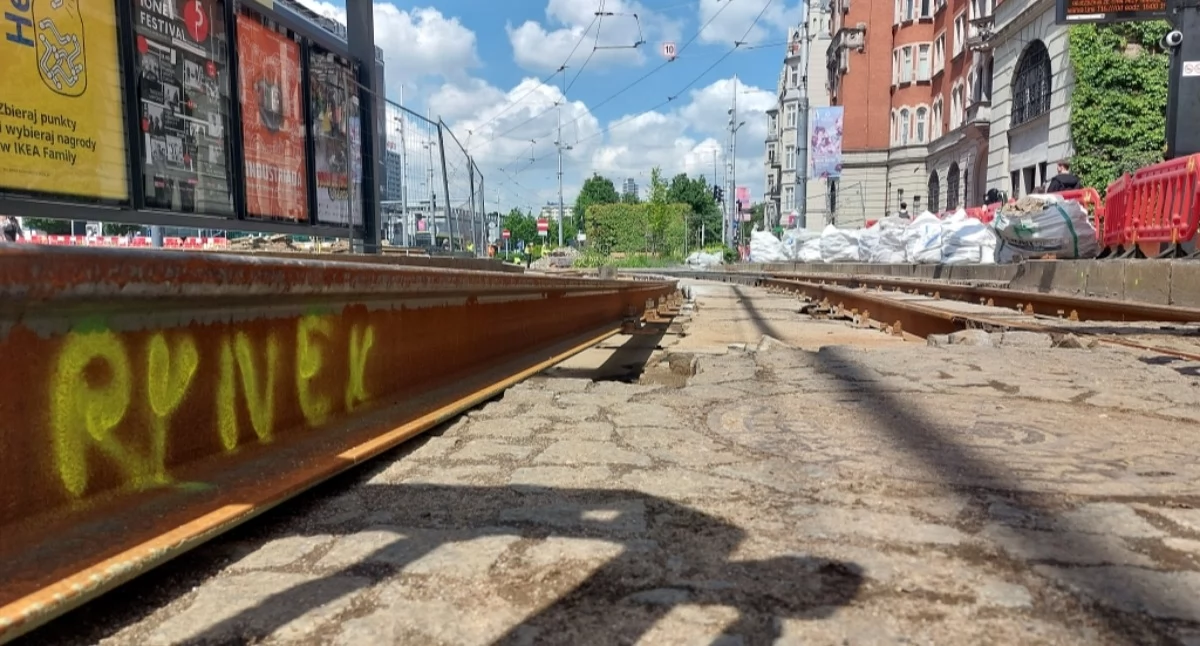 Opóźnienie remontu torowiska w Katowicach. Tramwaje dłużej nie pojadą między Rynkiem a rondem