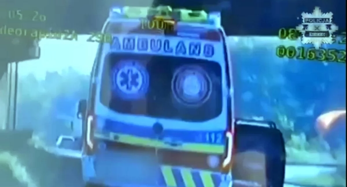 Ambulans na sygnale jechał niebezpiecznie. Kierowca był pijany