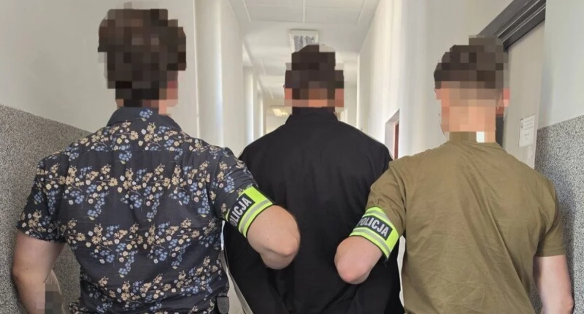 Na Alei Roździeńskiego piesi poinformowali policję, że kierowca BMW stwarza zagrożenie na drodze. Okazało się, że był pijany