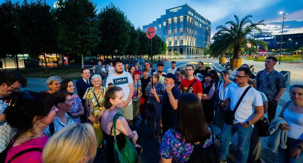 Spacer śladami PRL, poranny relaks nad Rawą i przejażdżka Ikarusem. Zbliża się festiwal Kierunek GZM