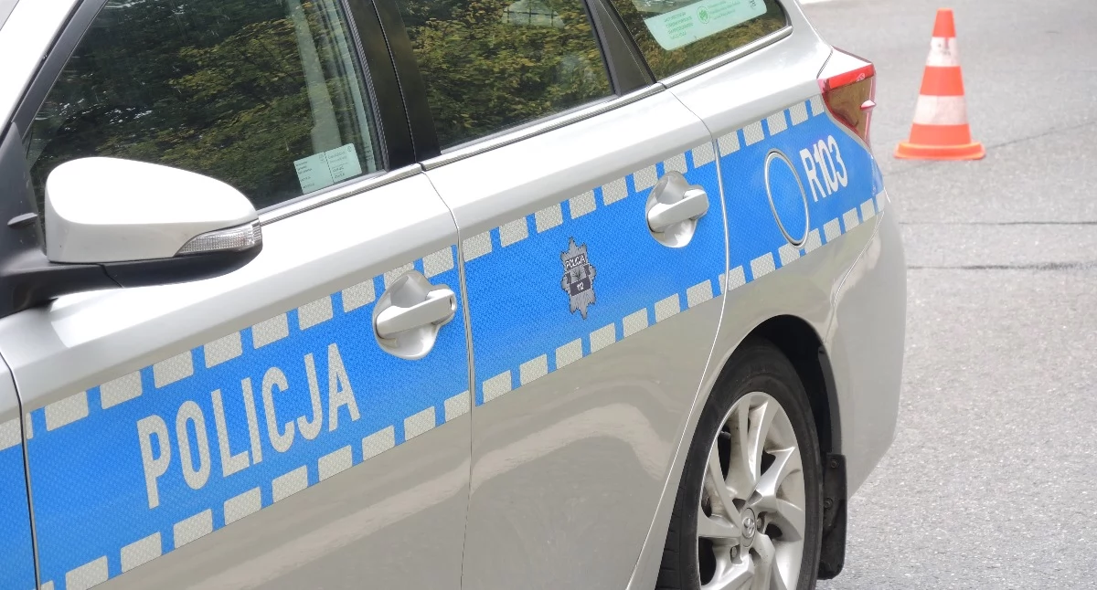 Niebezpieczna jazda na A4. Kierowca nie potrafił utrzymać samochodu na jednym pasie