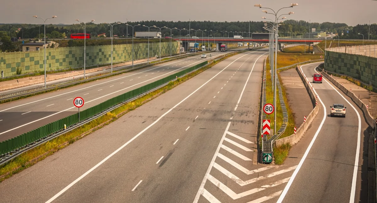 „Hopki” na A1 wreszcie znikną. GDDKiA podpisała umowę na remont i ogłosiła kolejny przetarg