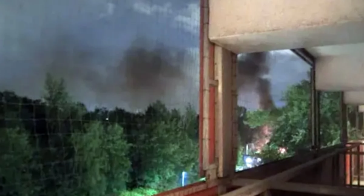 Nocny pożar samochodu w Katowicach. Auto spłonęło doszczętnie