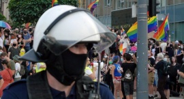 Tęczowe flagi i setki osób na katowickim Rynku [GALERIA]