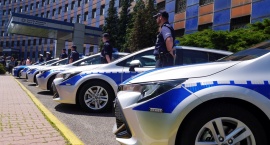 Policja ma nowe hybrydowe radiowozy i wideorejestrat&hellip;