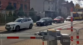 Pociągi jadą, samochody stoją. Przejazd kolejowy na ul. Jankego będzie często zamykany