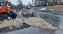 Przy projektowaniu dróg obok stadionu wielu rzeczy nie przewidziano. Pół roku opóźnienia, a budowa nadal trwa