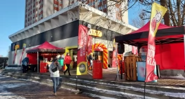 DJ, zimowa herbata i przecięcie wstęgi. Biedronka w centrum Katowic ponownie otwarta