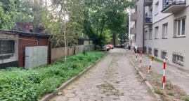 Deweloper próbuje przeforsować nowy dojazd do apartamentowca. Urzędnicy nie są przekonani