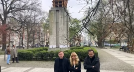 Artysta tłumaczy co miał na myśli tworząc rzeźbę na Placu Wolności. Mieszkańcy już nazwali ją po swojemu
