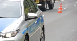Ciężarówka uderzyła w Toyotę i odjechała. Policja sz&hellip;