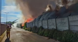 Pożar w Chorzowie na terenie dużej firmy zajmującej &hellip;