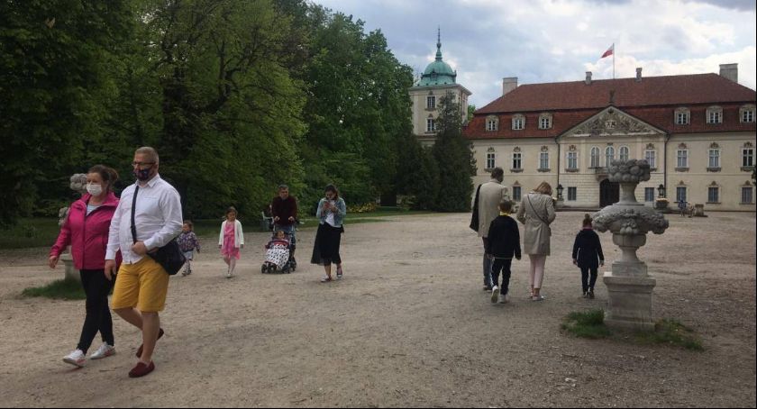 Tłumy w Nieborowie i Arkadii (ZDJĘCIA i VIDEO)