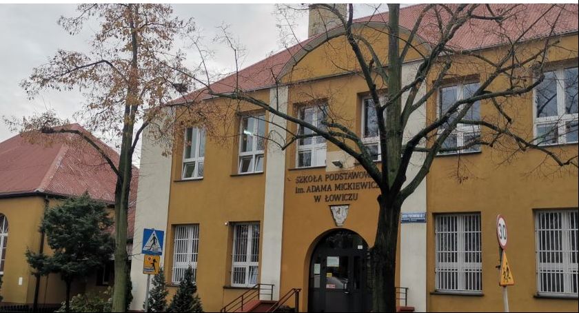 Ile dzieci skorzysta z zajęć opiekuńczo – wychowawczych w łowickich szkołach 