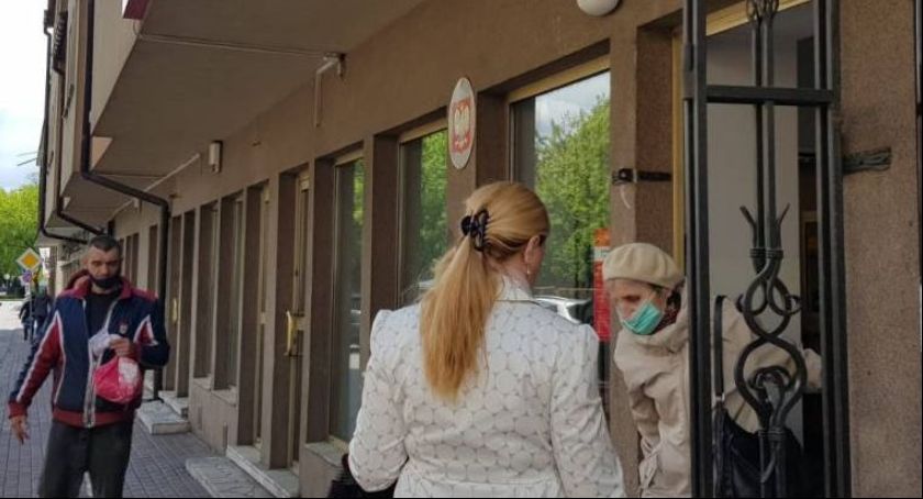 Dzisiaj lub jutro decyzja w sprawie maseczek 