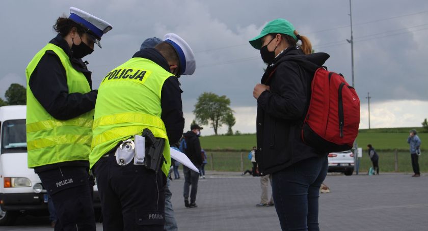 Rzecznik łódzkiej policji o zatrzymaniu łowickiej pielgrzymki