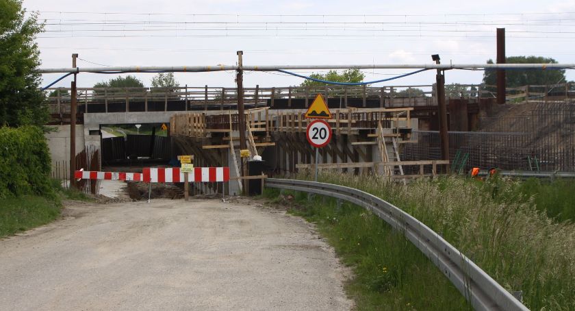 Przebudowa wiaduktu w Łowiczu. Kiedy będzie przejezdna ul. Arkadyjska? (ZDJĘCIA, VIDEO)