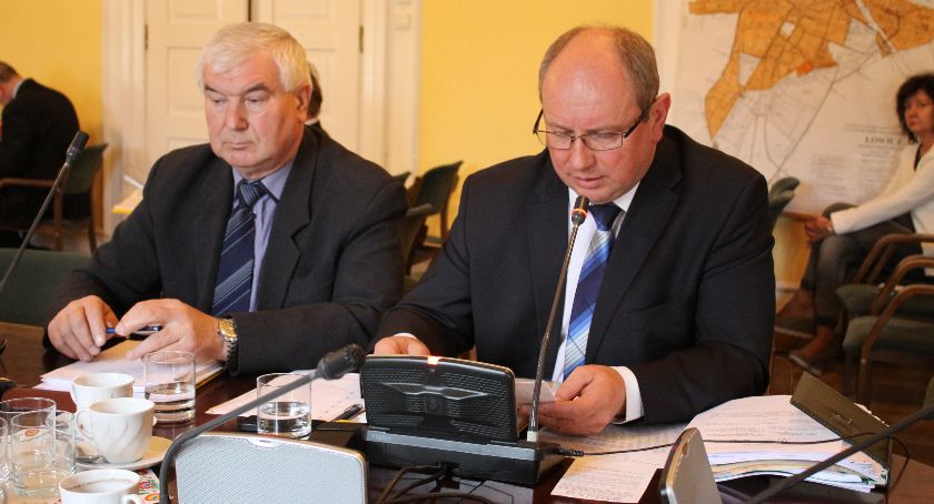 Krzysztof Janicki odwołany z funkcji przewodniczącego komisji rewizyjnej. Rada miasta wybrała jego następcę